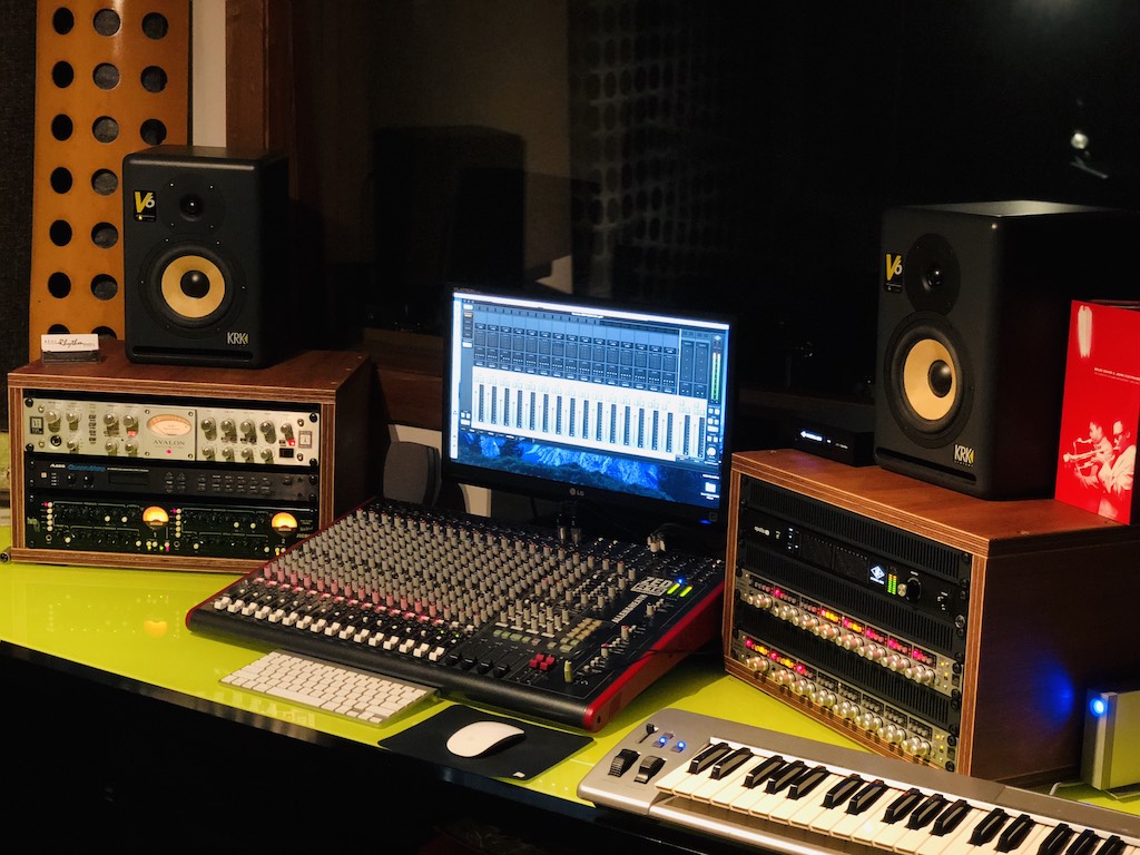 Recording Studio - Real Rhythm Studio